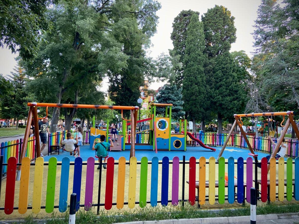 Art Apartments - Pomorie Bagian luar foto