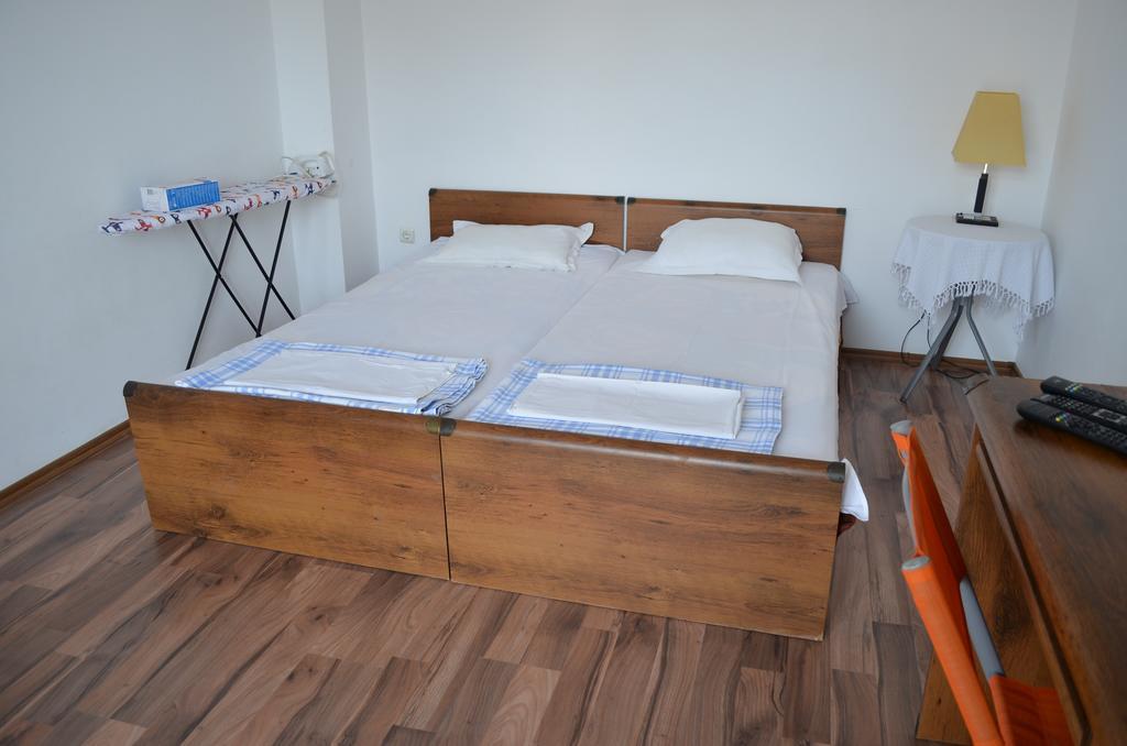 Art Apartments - Pomorie Bagian luar foto