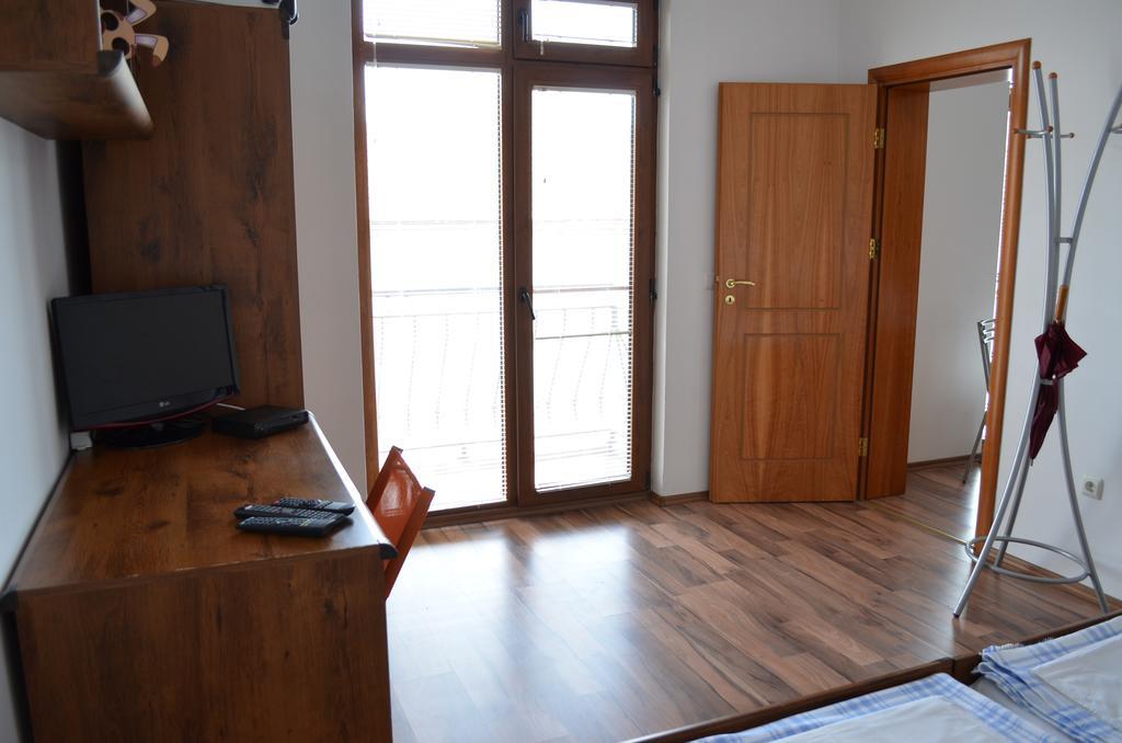 Art Apartments - Pomorie Bagian luar foto