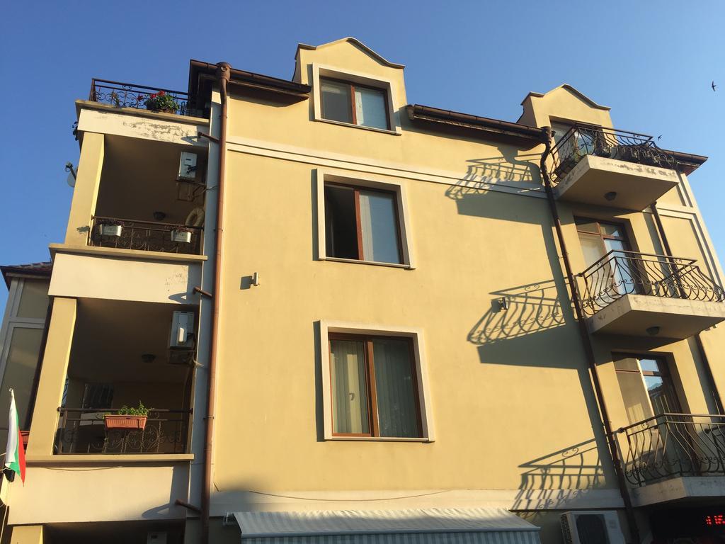 Art Apartments - Pomorie Bagian luar foto